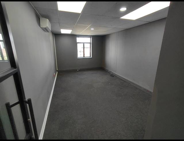 420M² OFFICE TO LET IN BRYANSTON